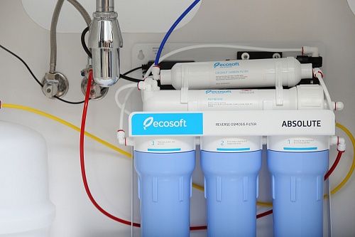 ФИЛЬТР ОБРАТНОГО ОСМОСА ECOSOFT ABSOLUTE С ПОМПОЙ НА СТАНИНЕ