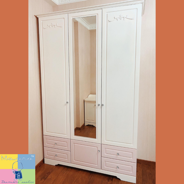 Шкаф в стиле прованс с зеркалом Материалы: ДСП Egger и Крашеный МДФ Размеры и цвет на ваш выбор 