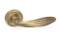 Дверная ручка TUPAI SOFIA 1917 Матовая бронза