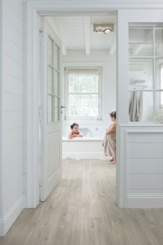 Виниловый пол Quick-Step Alpha Vinyl Small Planks AVSP40030 Дуб Каньон Серый распил