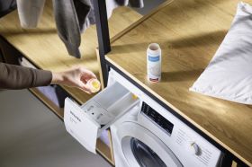 Засіб для прання речей з наповненням пуху Miele (250 мл)