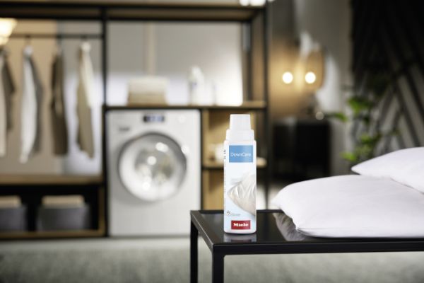 Засіб для прання речей з наповненням пуху Miele (250 мл) - фото 2