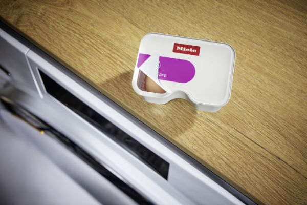 Засіб Miele для прання делікатних тканин та виробів з вовни WoolCare Caps (9 шт в уп) - фото 3