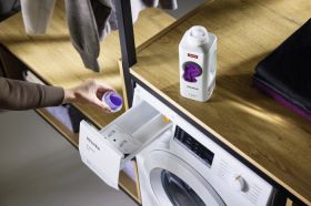 Засіб для прання чорних та темних речей UltraDark (1,5л)