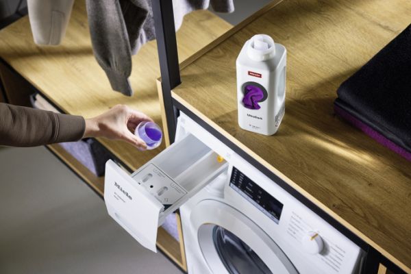 Засіб для прання чорних та темних речей UltraDark (1,5л)