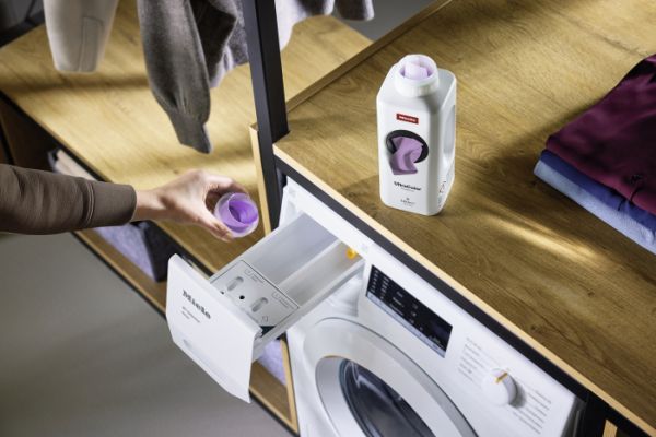 Засіб для прання кольорової білизни Miele UltraColor FloralBoost (1.5л) - фото 2