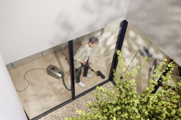 Пилосос Miele SUMF0 42 Guard L1 Comfort Титановий, перламутр