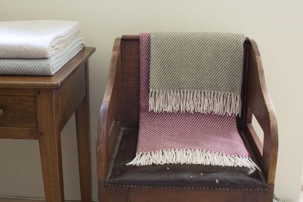 Плед 130х180 Ivory/ Pistachio Melange Throws Signoria
