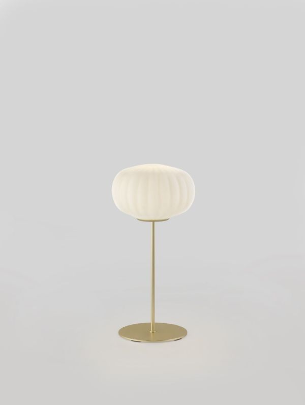 HUP настільна лампа. МАТ ЛАТУНЬ/ОПАЛОВИЙ АБАЖУР AROMAS