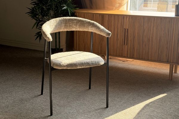 Hush Стул обеденный с подлокотниками, Sand luxury volcanic black base (16104) - фото 2