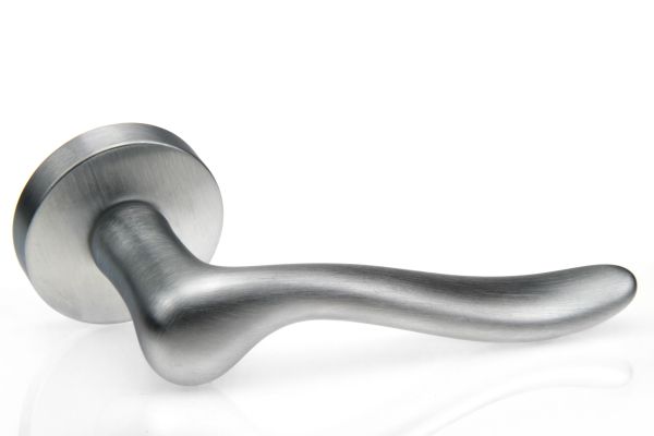 Дверная ручка Forme Amalfi 118A C02 хром матовый