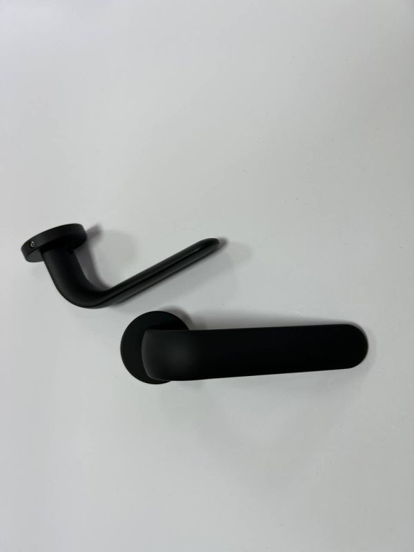 Дверна ручка ILAVIO 2311 на круглій розетці, чорний матовий - фото 5