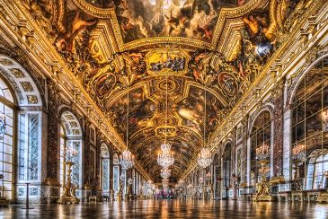 Інтер'єр розкішного Версальського палацу