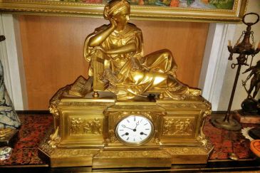 Антикварные часы французских мастеров